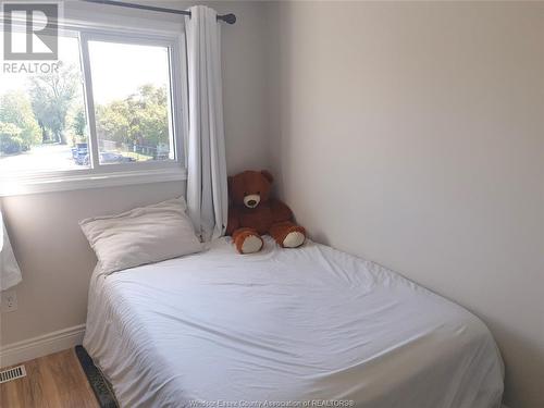 5477 Empress Street, Windsor, ON - Indoor Photo Showing Bedroom