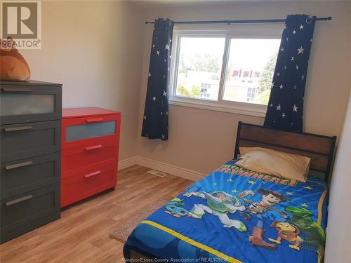 5477 Empress Street, Windsor, ON - Indoor Photo Showing Bedroom