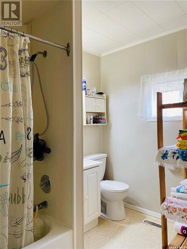 113 6Th Street N, Nipawin, SK - Indoor Photo Showing Bathroom