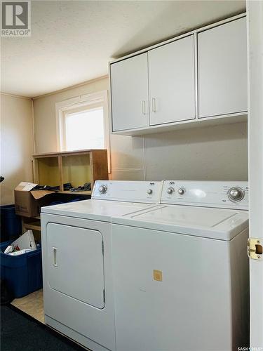 113 6Th Street N, Nipawin, SK - Indoor Photo Showing Laundry Room