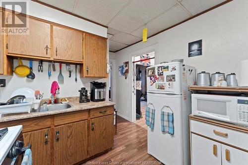 1127 Wellington Avenue, Windsor, ON - Indoor Photo Showing Kitchen