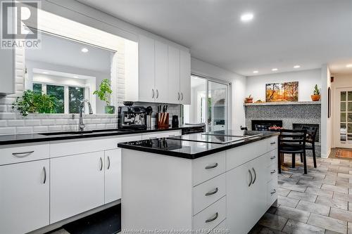 3073 Centennial Crescent, Kingsville, ON - Indoor Photo Showing Kitchen