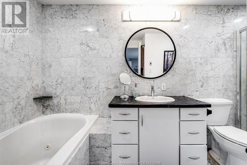 3073 Centennial Crescent, Kingsville, ON - Indoor Photo Showing Bathroom