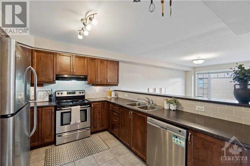 stainless steel appliances - 136 Quito Private, Ottawa, ON - Indoor Photo Showing Kitchen With Stainless Steel Kitchen With Double Sink