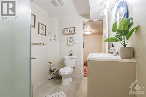 235 Huntersfield Drive, Ottawa, ON - Indoor Photo Showing Bathroom