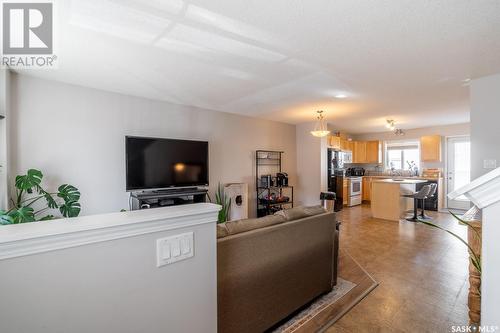 48 2801 Windsor Park Road, Regina, SK - Indoor Photo Showing Living Room