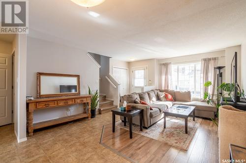 48 2801 Windsor Park Road, Regina, SK - Indoor Photo Showing Living Room