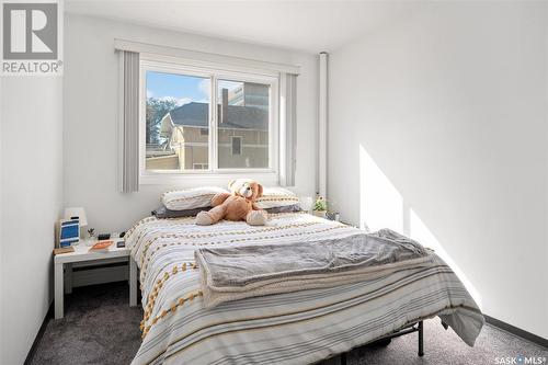 424 3Rd Avenue N, Saskatoon, SK - Indoor Photo Showing Bedroom