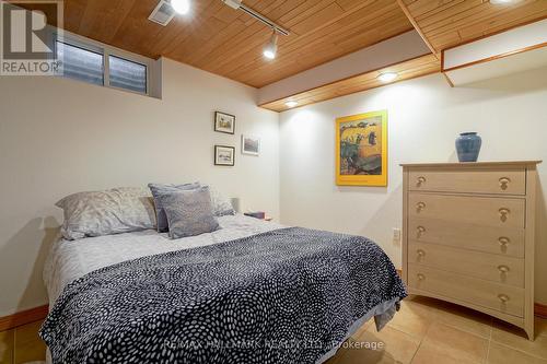 31 Ringwood Crescent, Toronto, ON - Indoor Photo Showing Bedroom