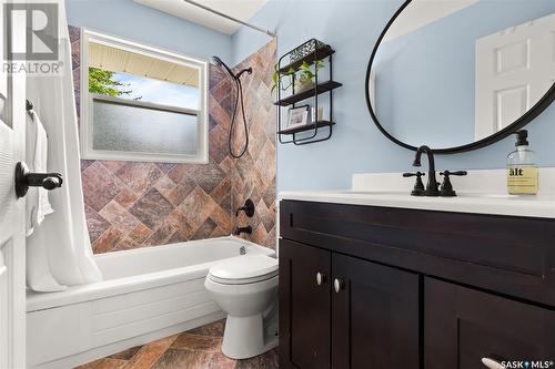 3527 Allen Avenue, Regina, SK - Indoor Photo Showing Bathroom