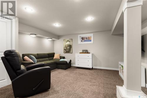 3527 Allen Avenue, Regina, SK - Indoor