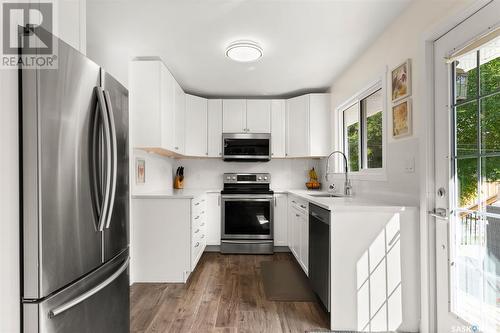 3527 Allen Avenue, Regina, SK - Indoor Photo Showing Kitchen With Stainless Steel Kitchen