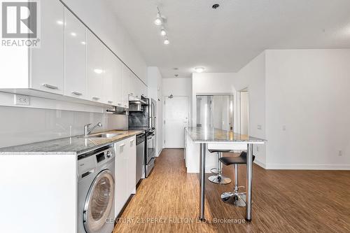 2508 - 29 Singer Court N, Toronto, ON - Indoor Photo Showing Kitchen