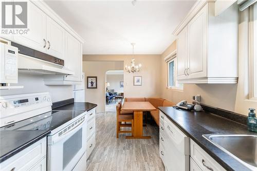 1535 Agincourt Avenue, Sudbury, ON - Indoor Photo Showing Kitchen