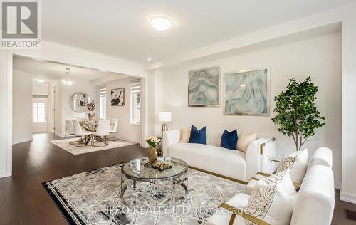 176 Lumb Drive, Cambridge, ON - Indoor Photo Showing Living Room