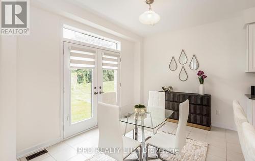 176 Lumb Drive, Cambridge, ON - Indoor Photo Showing Dining Room