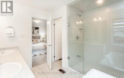 176 Lumb Drive, Cambridge, ON - Indoor Photo Showing Bathroom