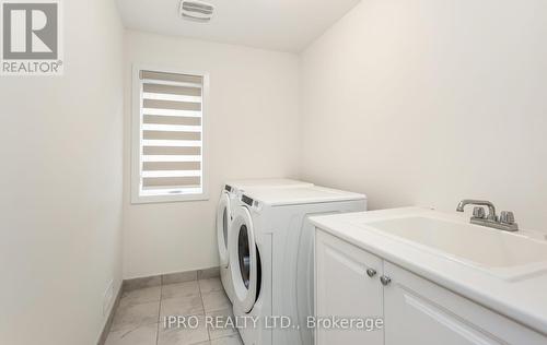 176 Lumb Drive, Cambridge, ON - Indoor Photo Showing Laundry Room