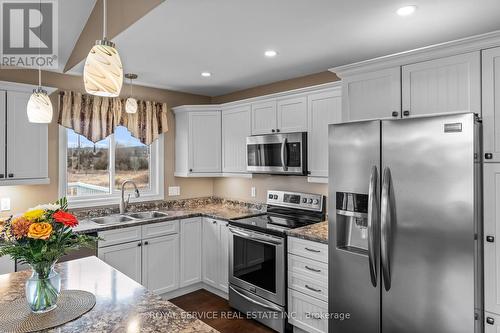 290 Ixl Road, Trent Hills (Campbellford), ON - Indoor Photo Showing Kitchen With Double Sink With Upgraded Kitchen