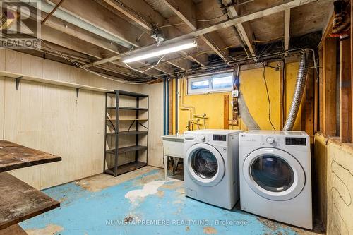 59 Scotchpine Crescent, London, ON - Indoor Photo Showing Laundry Room