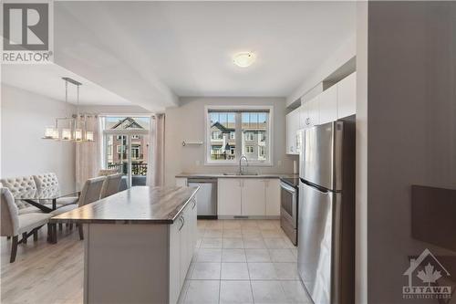 507 Clemency Crescent, Ottawa, ON - Indoor Photo Showing Kitchen With Double Sink