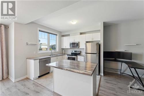 507 Clemency Crescent, Ottawa, ON - Indoor Photo Showing Kitchen With Stainless Steel Kitchen With Double Sink