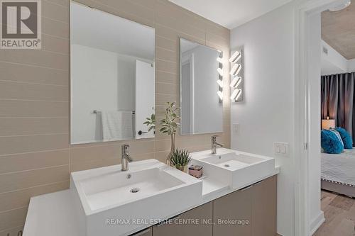 407 - 5 Hanna Avenue, Toronto, ON - Indoor Photo Showing Bathroom