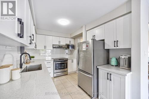 68 Collis Drive, Aurora, ON - Indoor Photo Showing Kitchen With Stainless Steel Kitchen