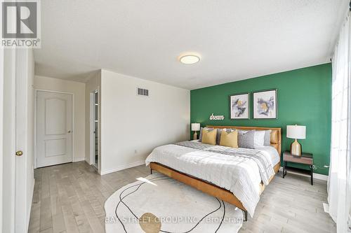 68 Collis Drive, Aurora, ON - Indoor Photo Showing Bedroom