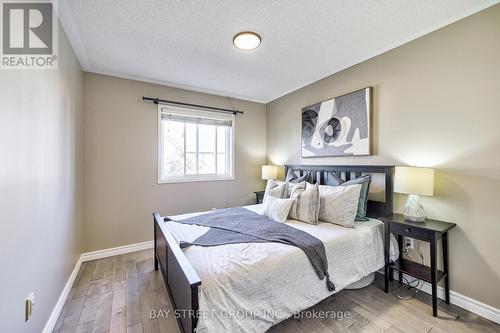 68 Collis Drive, Aurora, ON - Indoor Photo Showing Bedroom