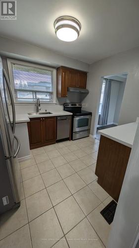 290 Morden Road, Oakville, ON - Indoor Photo Showing Kitchen