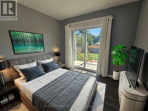 290 Morden Road, Oakville, ON - Indoor Photo Showing Bedroom