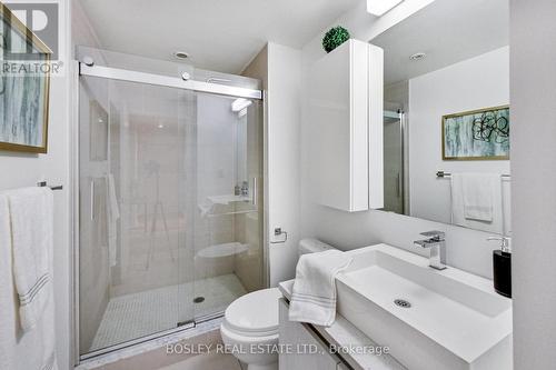 524 - 111 Bathurst Street, Toronto, ON - Indoor Photo Showing Bathroom