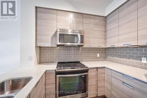 108 - 55 Eglinton Avenue W, Mississauga, ON - Indoor Photo Showing Kitchen With Upgraded Kitchen