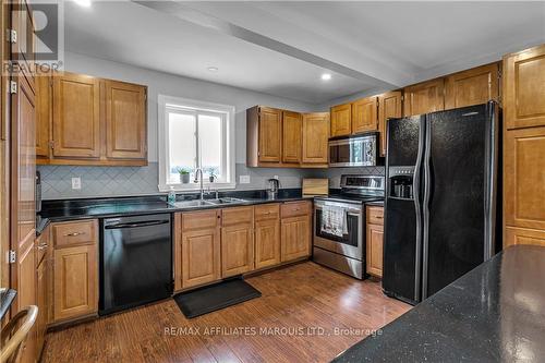 19448 County Road 2 Road, South Glengarry, ON - Indoor Photo Showing Kitchen With Double Sink