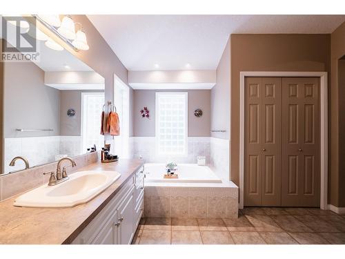 3435 Bodard  Drive, Nelson, BC - Indoor Photo Showing Bathroom