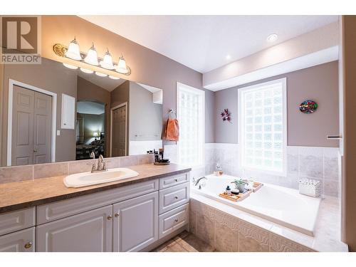 3435 Bodard  Drive, Nelson, BC - Indoor Photo Showing Bathroom