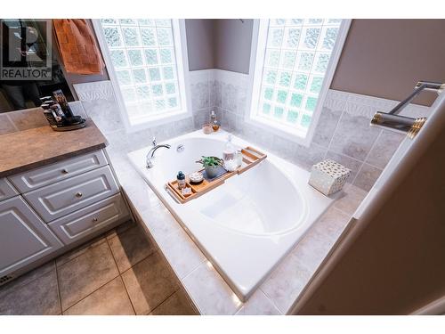 3435 Bodard  Drive, Nelson, BC - Indoor Photo Showing Bathroom