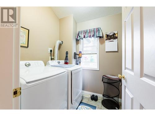 3435 Bodard  Drive, Nelson, BC - Indoor Photo Showing Laundry Room