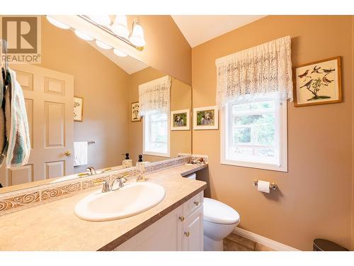 3435 Bodard  Drive, Nelson, BC - Indoor Photo Showing Bathroom