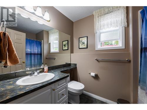 3435 Bodard  Drive, Nelson, BC - Indoor Photo Showing Bathroom