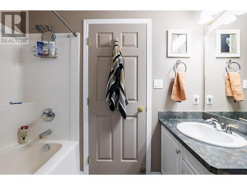 3435 Bodard  Drive, Nelson, BC - Indoor Photo Showing Bathroom