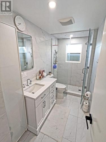 333 Walker Avenue, Bradford West Gwillimbury, ON - Indoor Photo Showing Bathroom