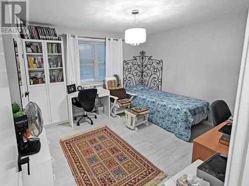 333 Walker Avenue, Bradford West Gwillimbury, ON - Indoor Photo Showing Bedroom