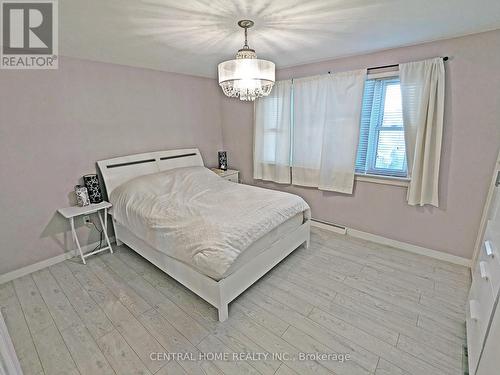 333 Walker Avenue, Bradford West Gwillimbury, ON - Indoor Photo Showing Bedroom