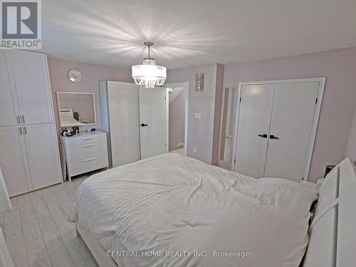 333 Walker Avenue, Bradford West Gwillimbury, ON - Indoor Photo Showing Bedroom