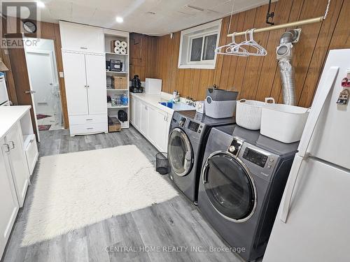 333 Walker Avenue, Bradford West Gwillimbury, ON - Indoor Photo Showing Laundry Room