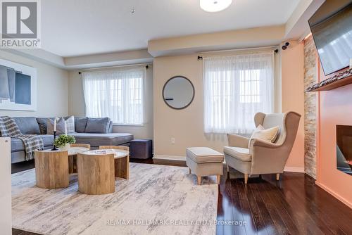 187 Hawkview Boulevard, Vaughan, ON - Indoor Photo Showing Living Room