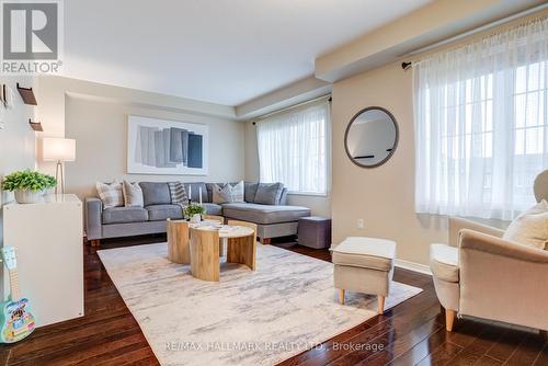 187 Hawkview Boulevard, Vaughan, ON - Indoor Photo Showing Living Room