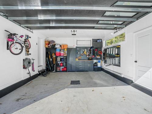 Garage - 56 Ch. Du Haut-Bois, Val-Des-Monts, QC - Indoor Photo Showing Garage